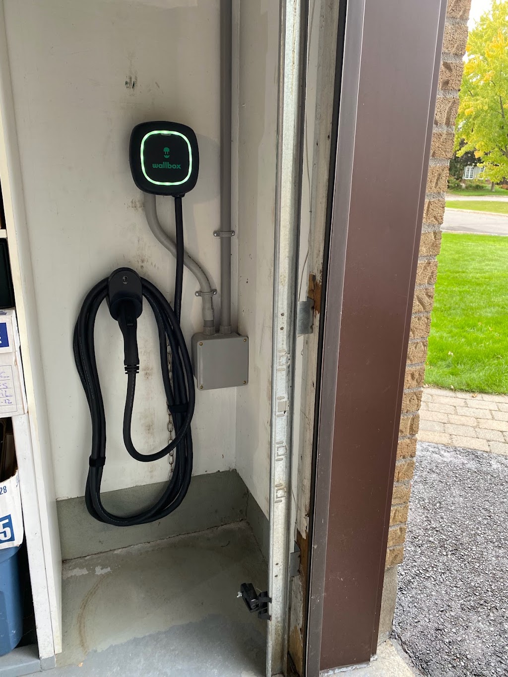 BEQ Technology - Centre de Laval | 1248 Rue Bergar, Laval, QC H7L 5A2, Canada | Phone: (438) 491-8961