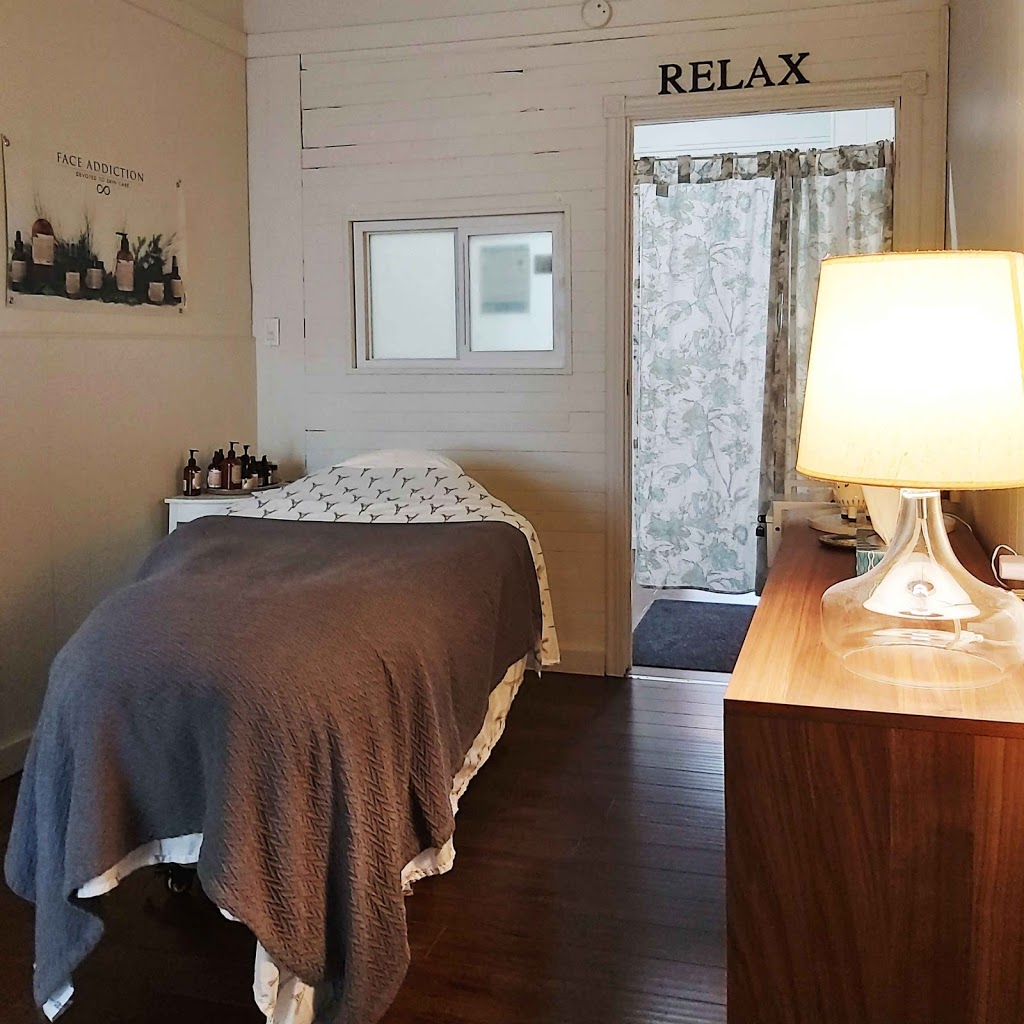 White Feather Spa | 370 Larry St, Port Stanley, ON N5L 1H5, Canada | Phone: (226) 234-5478