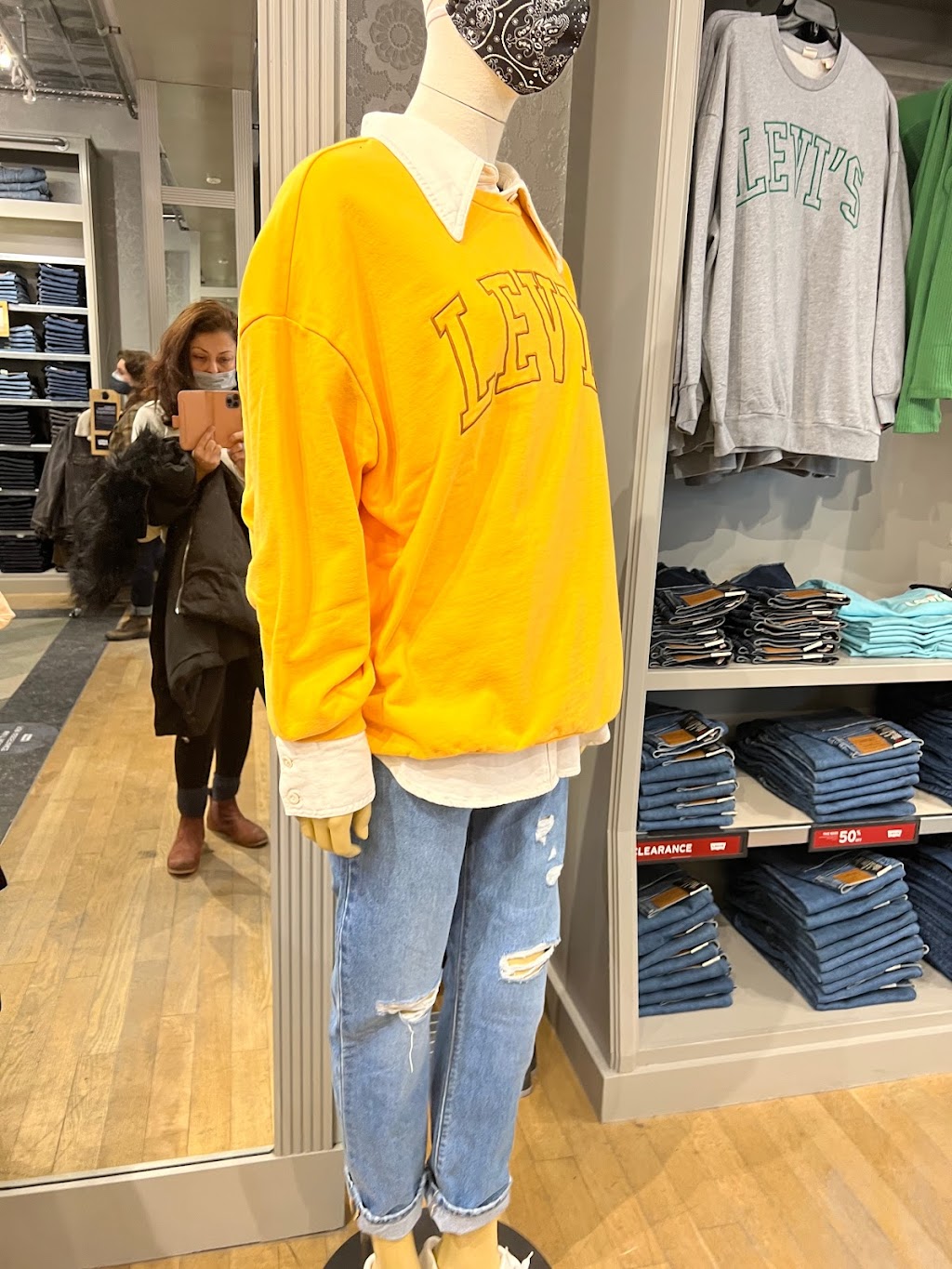 Levis Store | 1485 Portage Ave #66Q, Winnipeg, MB R3G 0W4, Canada | Phone: (431) 807-9490