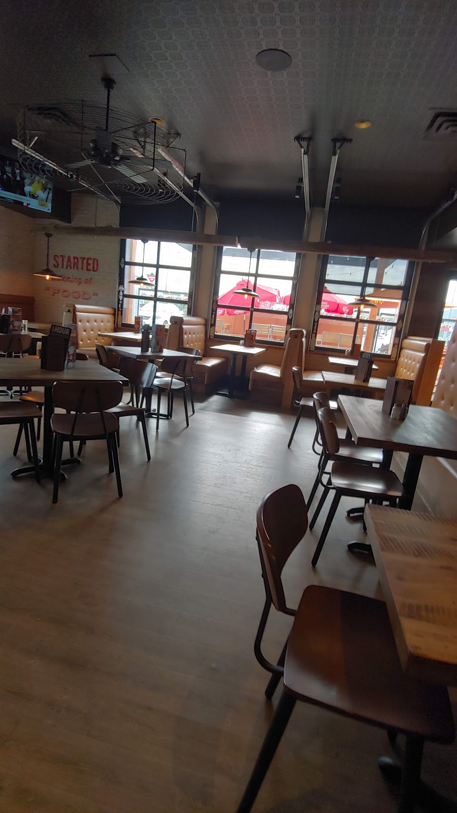 Kelseys Original Roadhouse | 2870 Queen St E, Brampton, ON L6S 6E8, Canada | Phone: (289) 948-2747