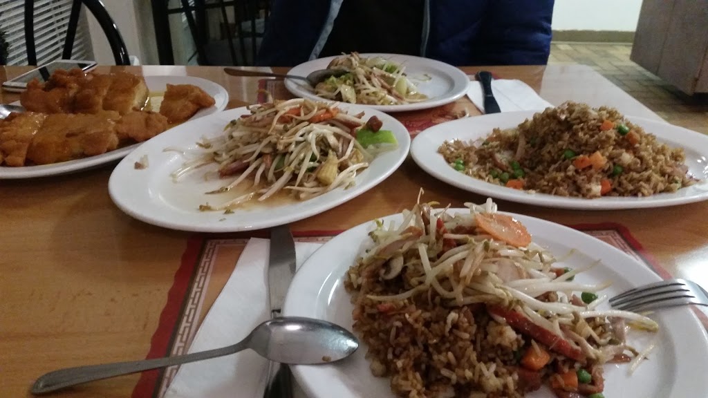 Comodo Chinese Restaurant | 797 McLeod Ave, Winnipeg, MB R2G 0Y4, Canada | Phone: (204) 663-9333