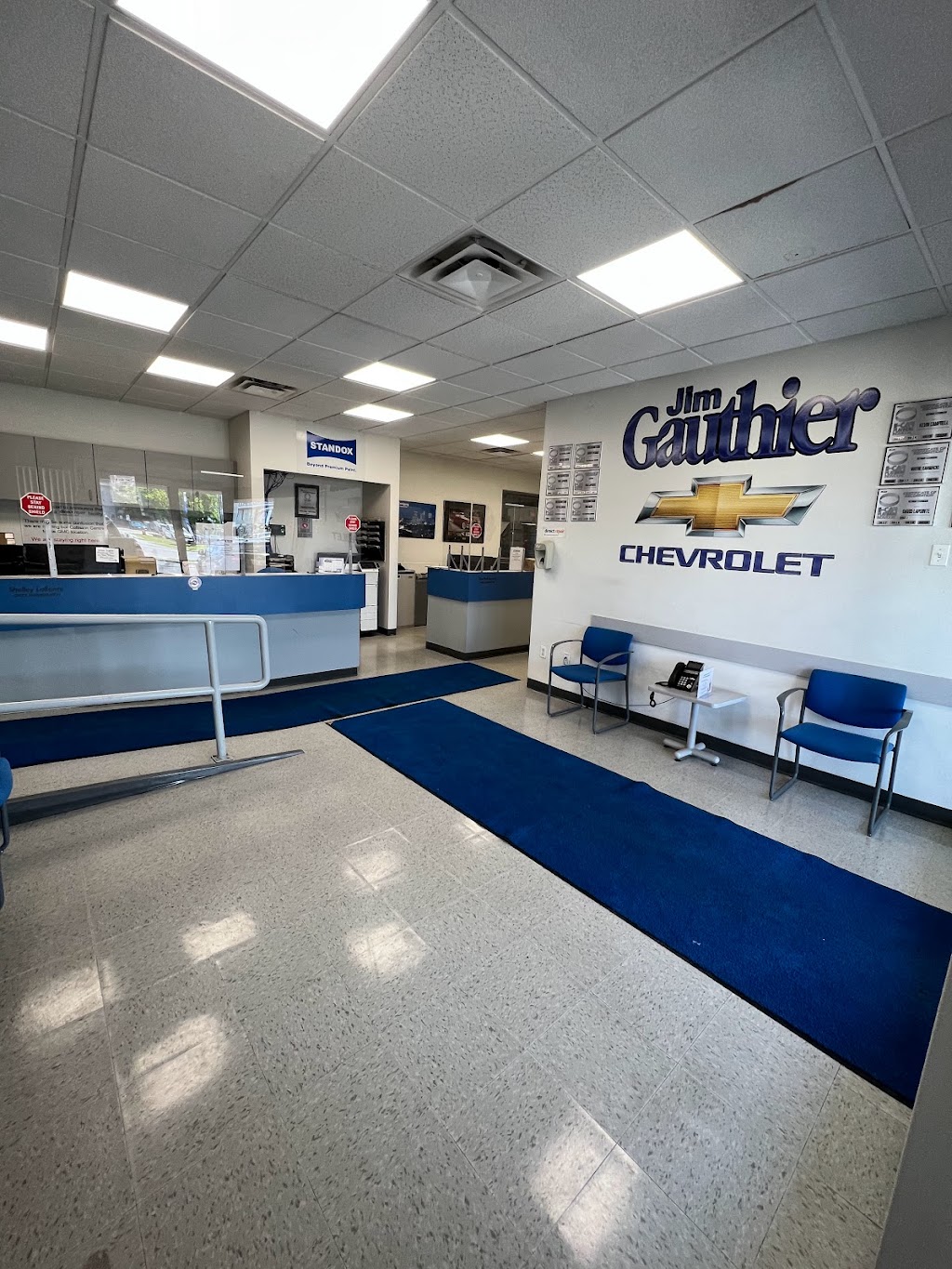Jim Gauthier Chevrolet Collision Centre | 1412 McPhillips St, Winnipeg, MB R2V 3C5, Canada | Phone: (204) 631-5717