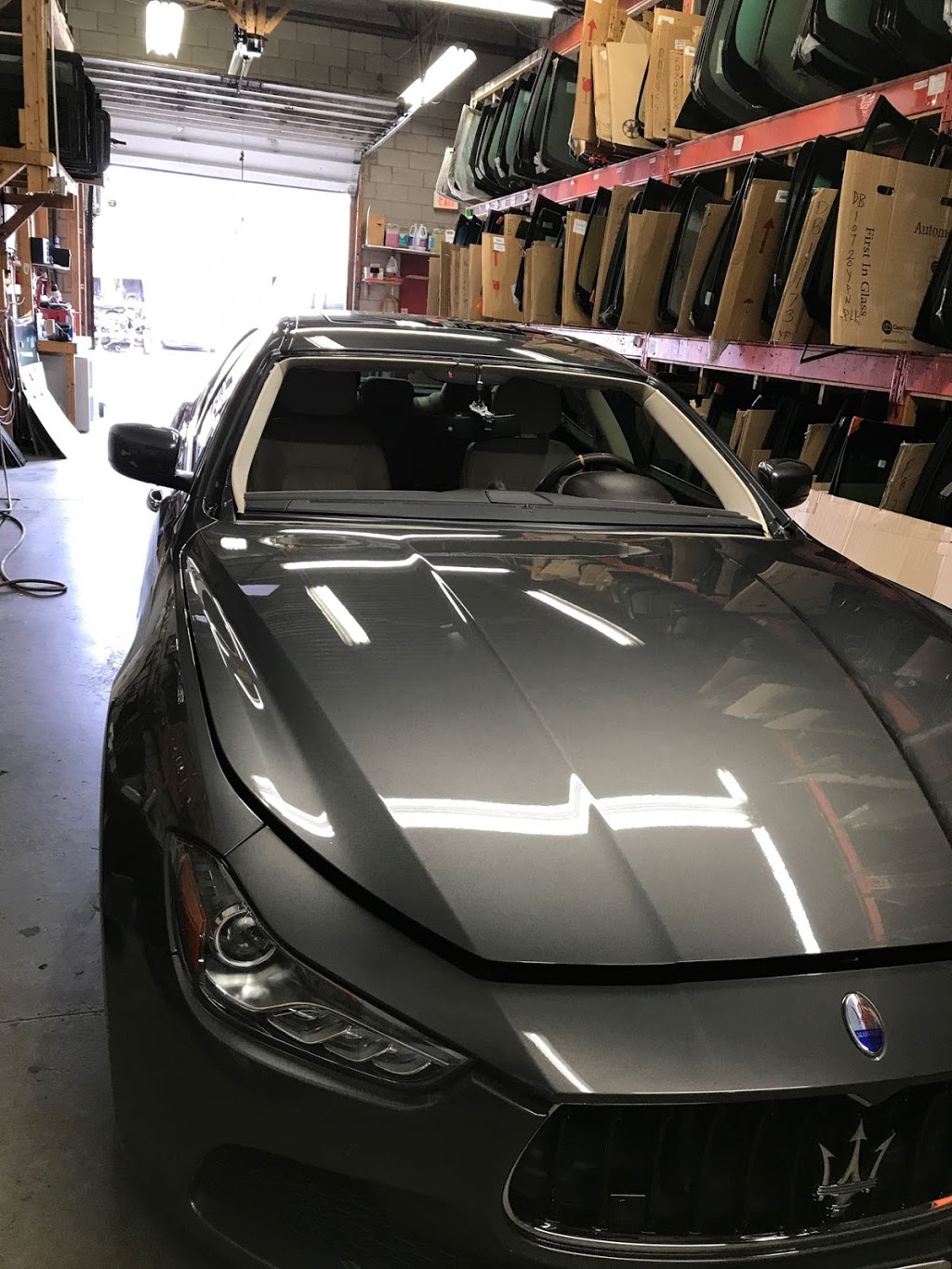 Wizard Auto Glass | 1365 Mid-Way Blvd, Mississauga, ON L5T 2J5, Canada | Phone: (905) 564-5330