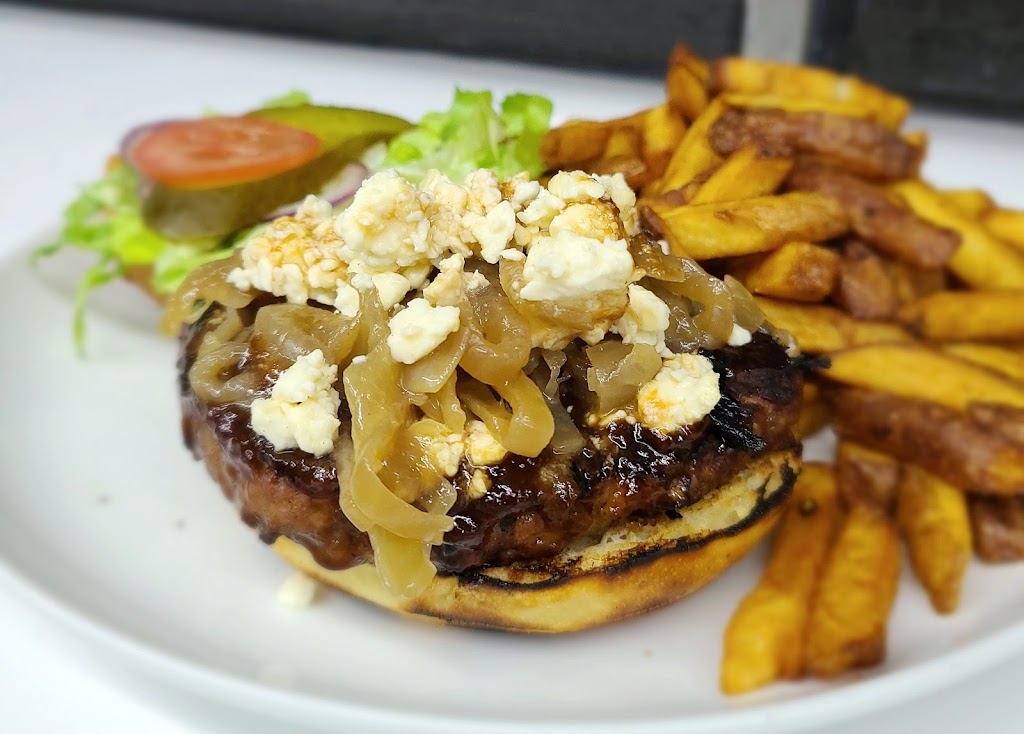 Paskoya Resto-Traiteur | 552 Chem. des Patriotes, Saint-Denis-sur-Richelieu, QC J0H 1K0, Canada | Phone: (450) 787-2565