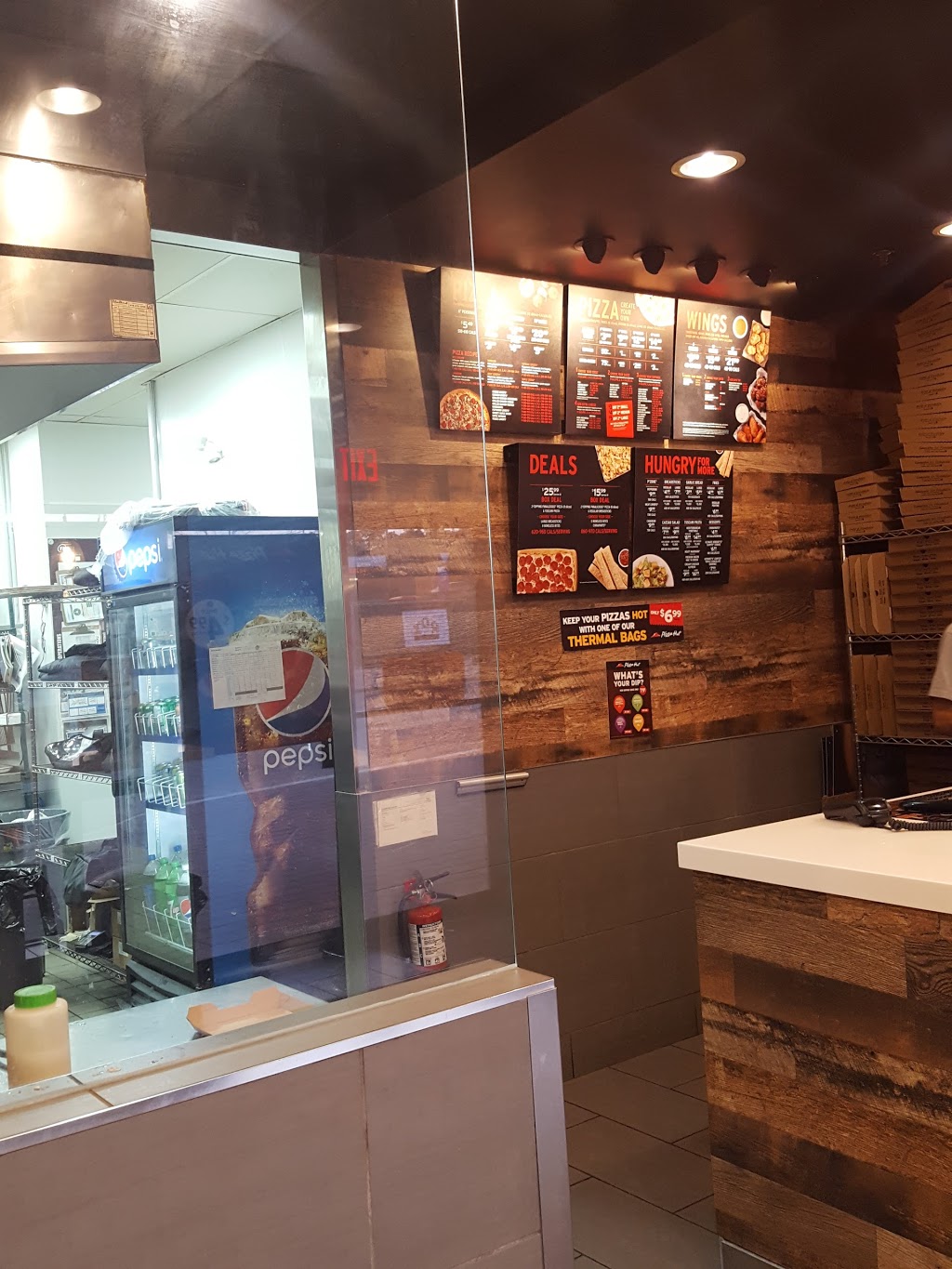 Pizza Hut | 6415 Erin Mills Pkwy Unit B1, Mississauga, ON L5N 4H4, Canada | Phone: (905) 858-1898
