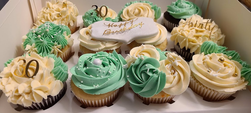 The Awesome Cupcake Co | 6 Simcoe St, Barrie, ON L4M 1L6, Canada | Phone: (705) 302-3717