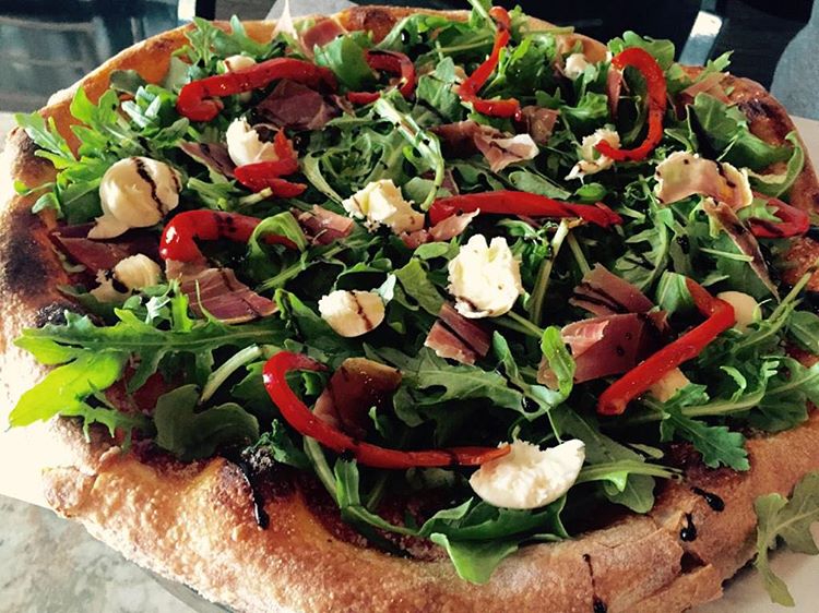 Pizza Cugini | 275 Av Elm, Beaconsfield, QC H9W 2C8, Canada | Phone: (514) 693-3662
