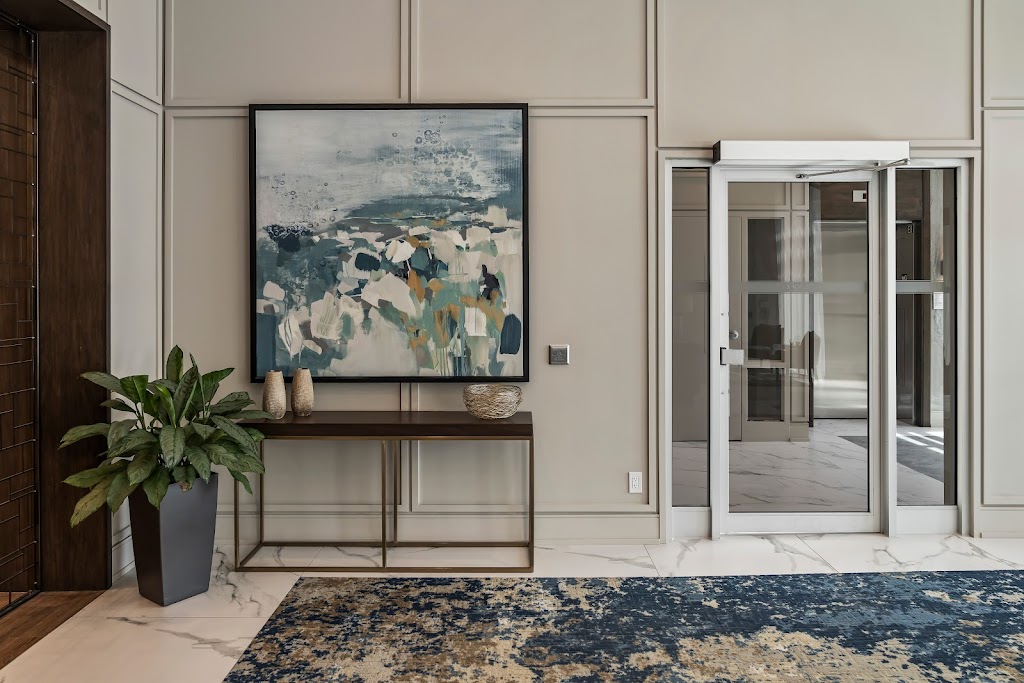 The Shores of Port Credit Luxury Senior Rentals | 270 Lakeshore Rd W, Mississauga, ON L5H 0A4, Canada | Phone: (905) 812-5280