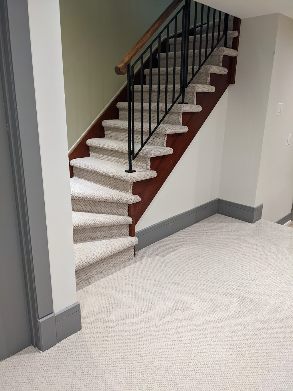 matas flooring | 506 Charrington Ave, Oshawa, ON L1G 7L8, Canada | Phone: (416) 688-2526