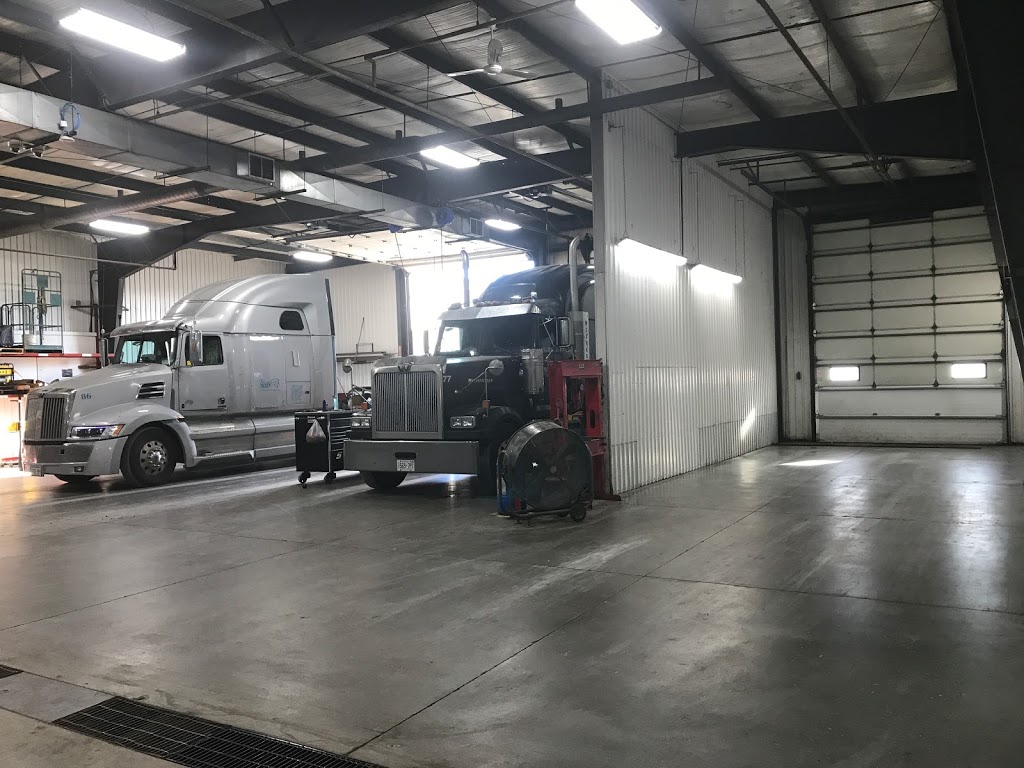 Highway Western Star | 1021 Industrial Rd, Ayr, ON N0B 1E0, Canada | Phone: (519) 740-2405