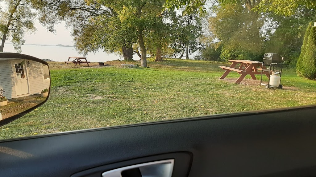 Sunset Farms and Cabins | 1387 County Rd 15, Picton, ON K0K 2T0, Canada | Phone: (613) 476-3586