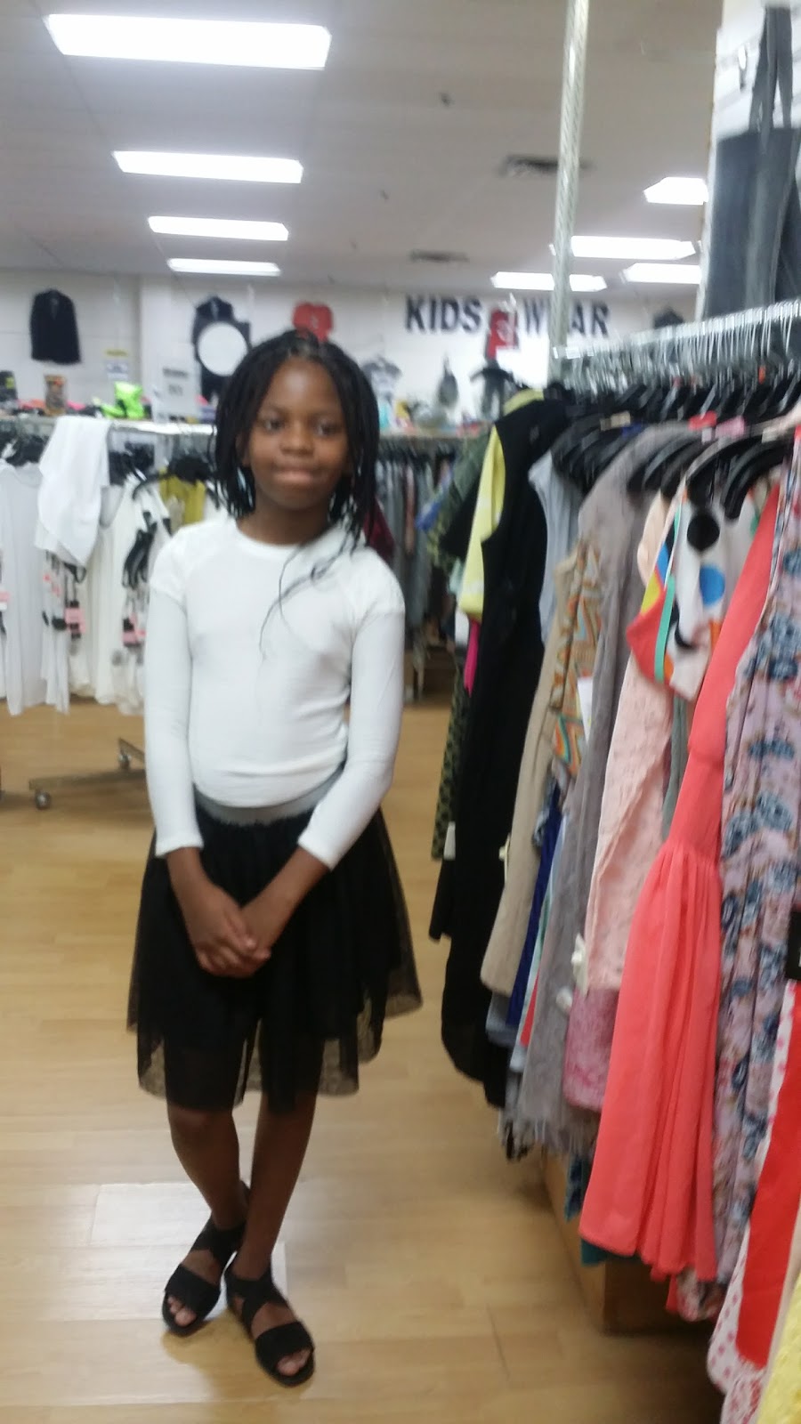 Dots Stores Ltd | 3414 Gateway Blvd NW, Edmonton, AB T6J 6R5, Canada | Phone: (780) 435-5760