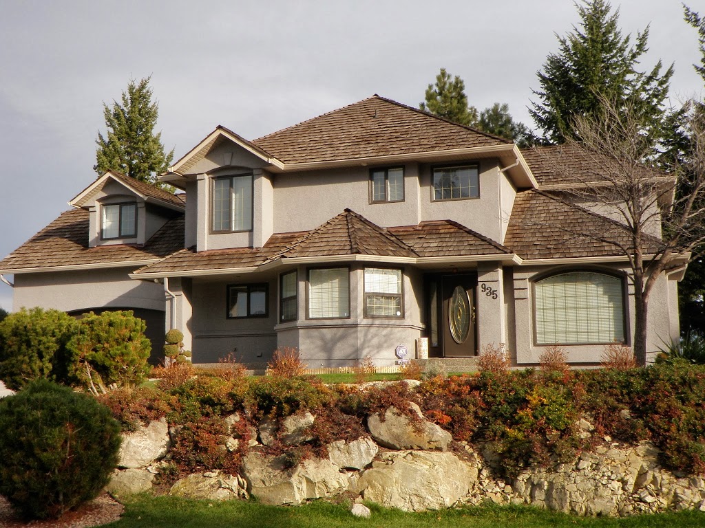 Pro Painters | 520 S Crest Dr, Kelowna, BC V1W 4W7, Canada | Phone: (250) 826-8288