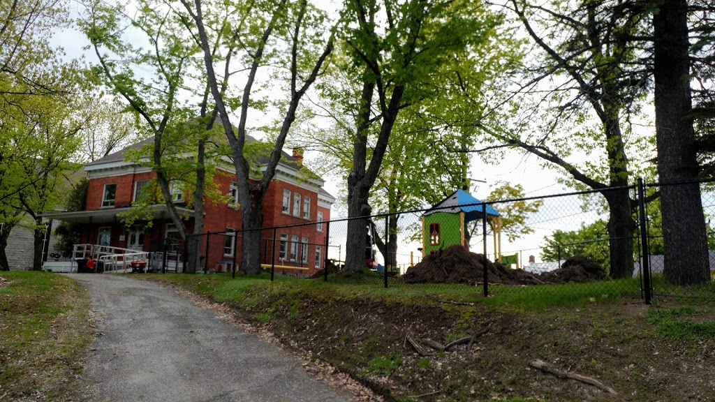 La libellule | Brompton, Sherbrooke, QC J1C 1A1, Canada | Phone: (819) 636-0400