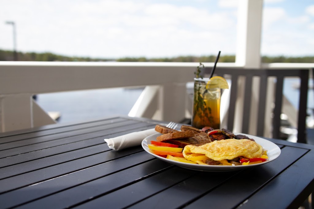 Hobarts Lighthouse | 2281 McCrackens Landing Rd, Lakefield, ON K0L 2H0, Canada | Phone: (705) 652-0557
