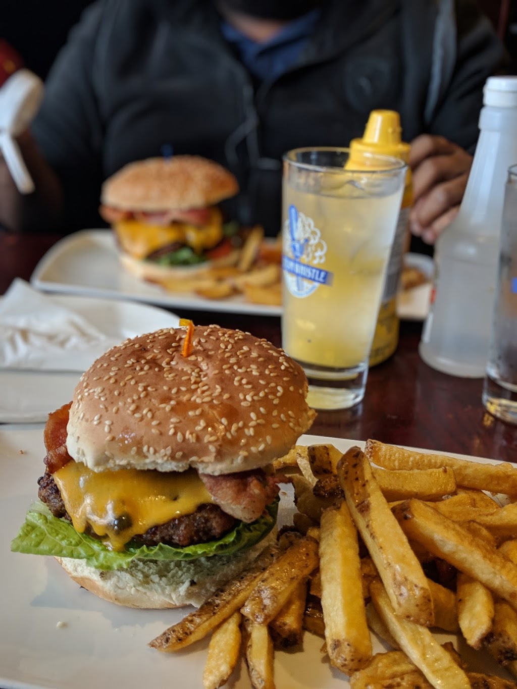 Southside Bistro & Bar | 6061 Hwy 7, Markham, ON L3P 3B2, Canada | Phone: (905) 209-7694
