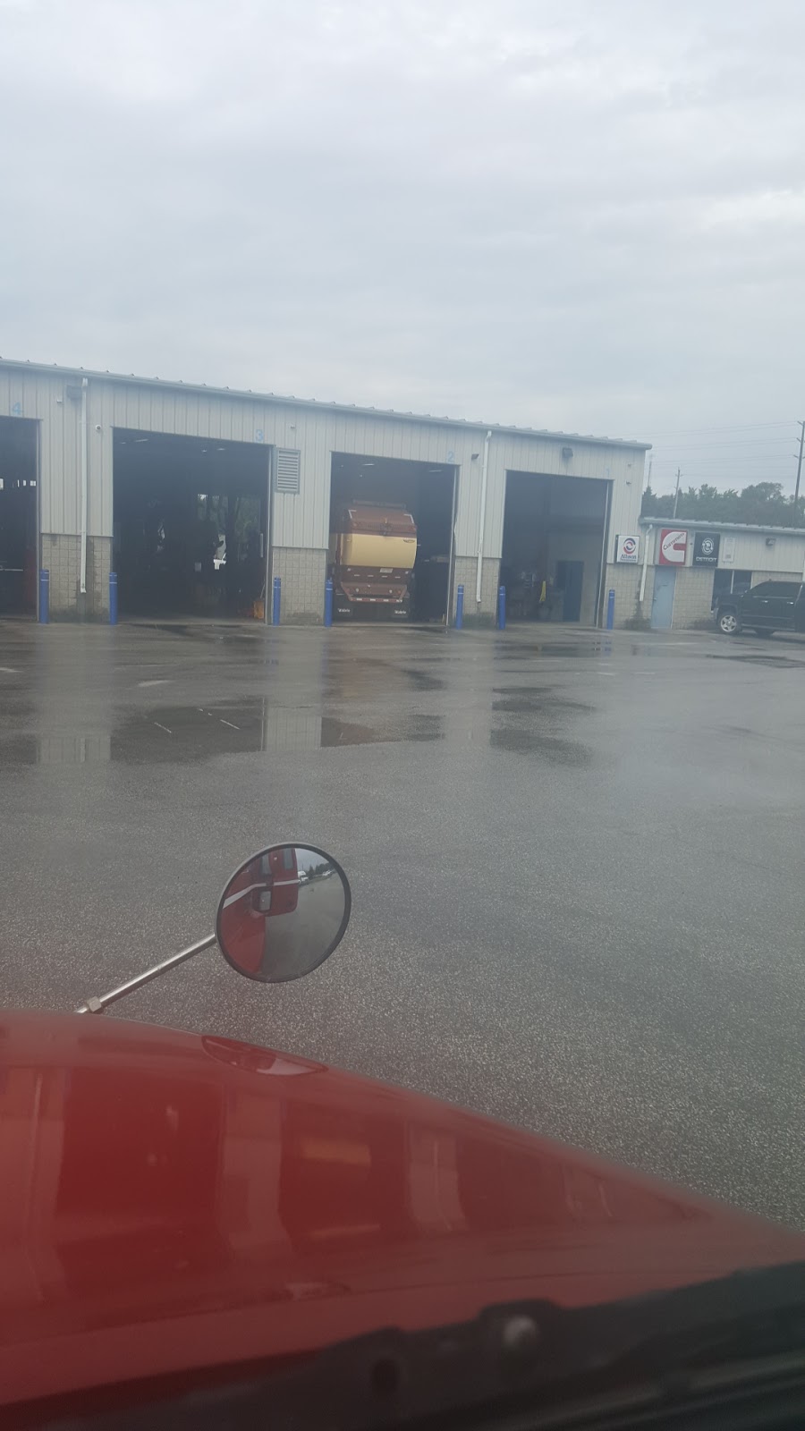 Currie Truck Centre - Barrie | 2 Currie Dr, Midhurst, ON L0L 1X1, Canada | Phone: (705) 734-1953