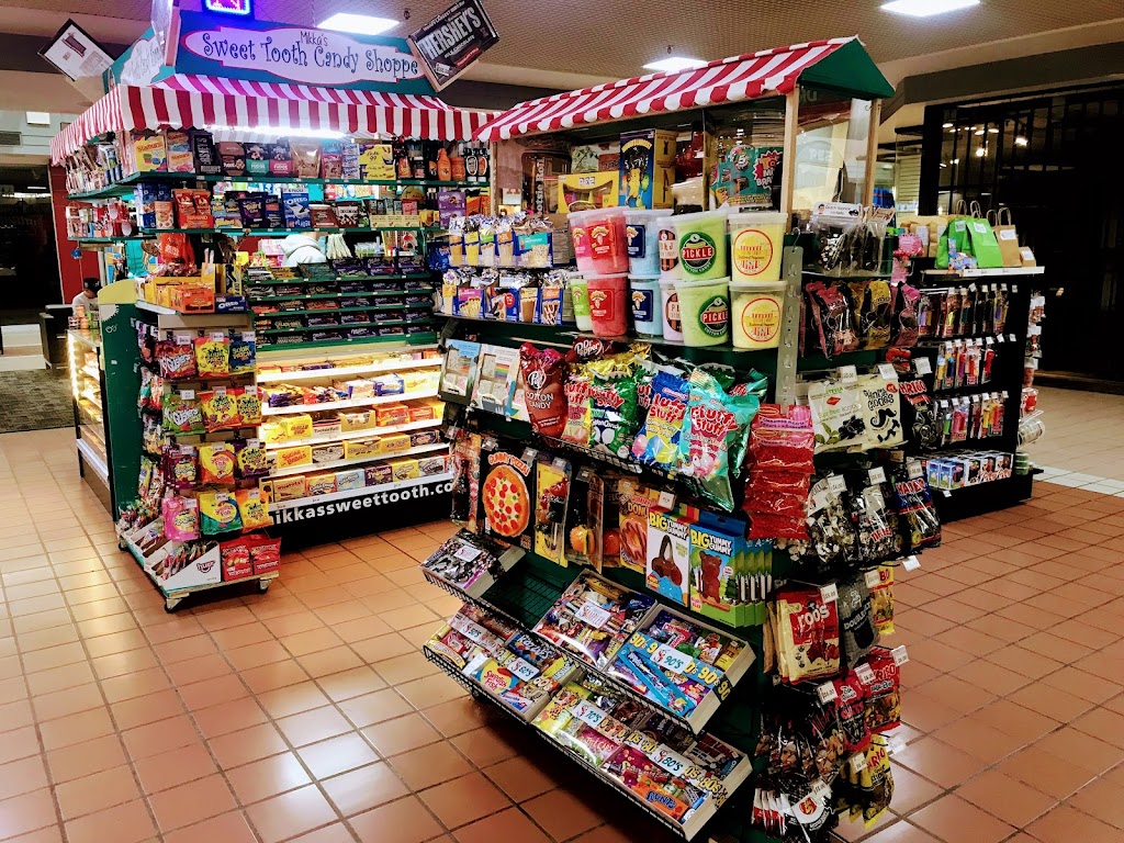 Mikkas Sweet Tooth | 421 Lahave St, Bridgewater, NS B4V 3A2, Canada | Phone: (902) 527-2255