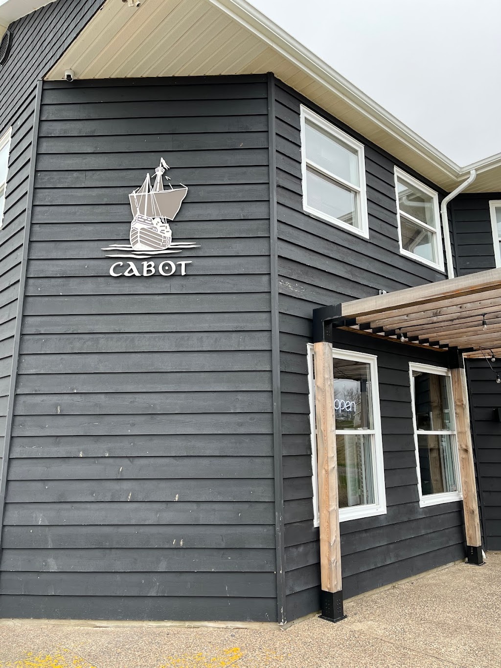 Whits Public House | 18 Cabot Ln, Inverness, NS B0E 1N0, Canada | Phone: (902) 258-3933