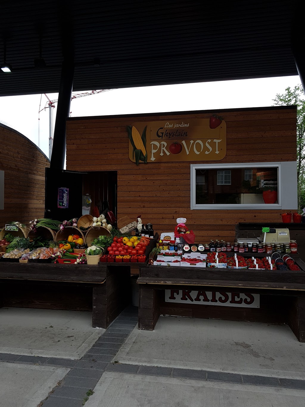 Marché public Lionel-Daunais | 1020 Rue Lionel-Daunais, Boucherville, QC J4B 0B6, Canada | Phone: (514) 779-0209