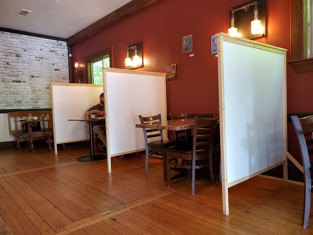 4 Quarters Restaurant | 2744 Dunsmuir Ave Box # 1233, Cumberland, BC V0R 1S0, Canada | Phone: (250) 400-3687
