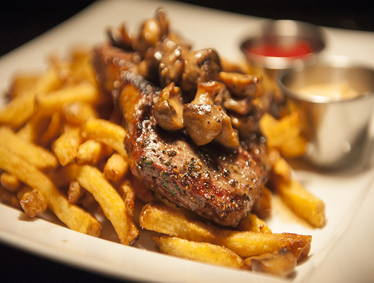 Trattoria Timone Ristorante | 2091 Winston Park Dr, Oakville, ON L6H 6P5, Canada | Phone: (905) 842-2906