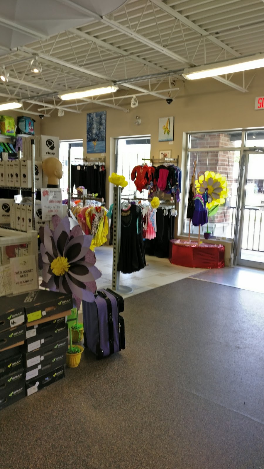 Shop Skating Plus Inc | 3800, boul de la Concorde E, Laval, QC H7E 2C9, Canada | Phone: (450) 661-6655