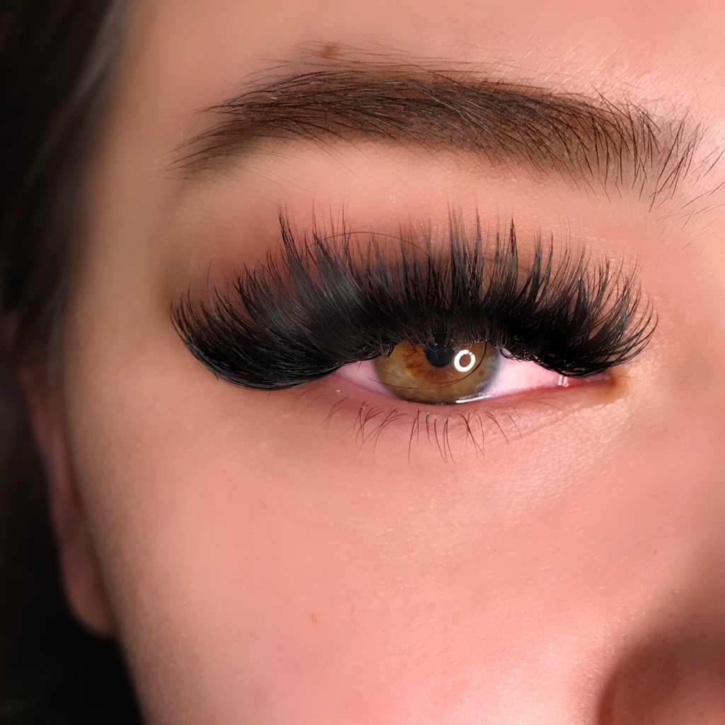 LashClout.co | 48 Clarington Blvd, Bowmanville, ON L1C 7E5, Canada | Phone: (289) 685-6879