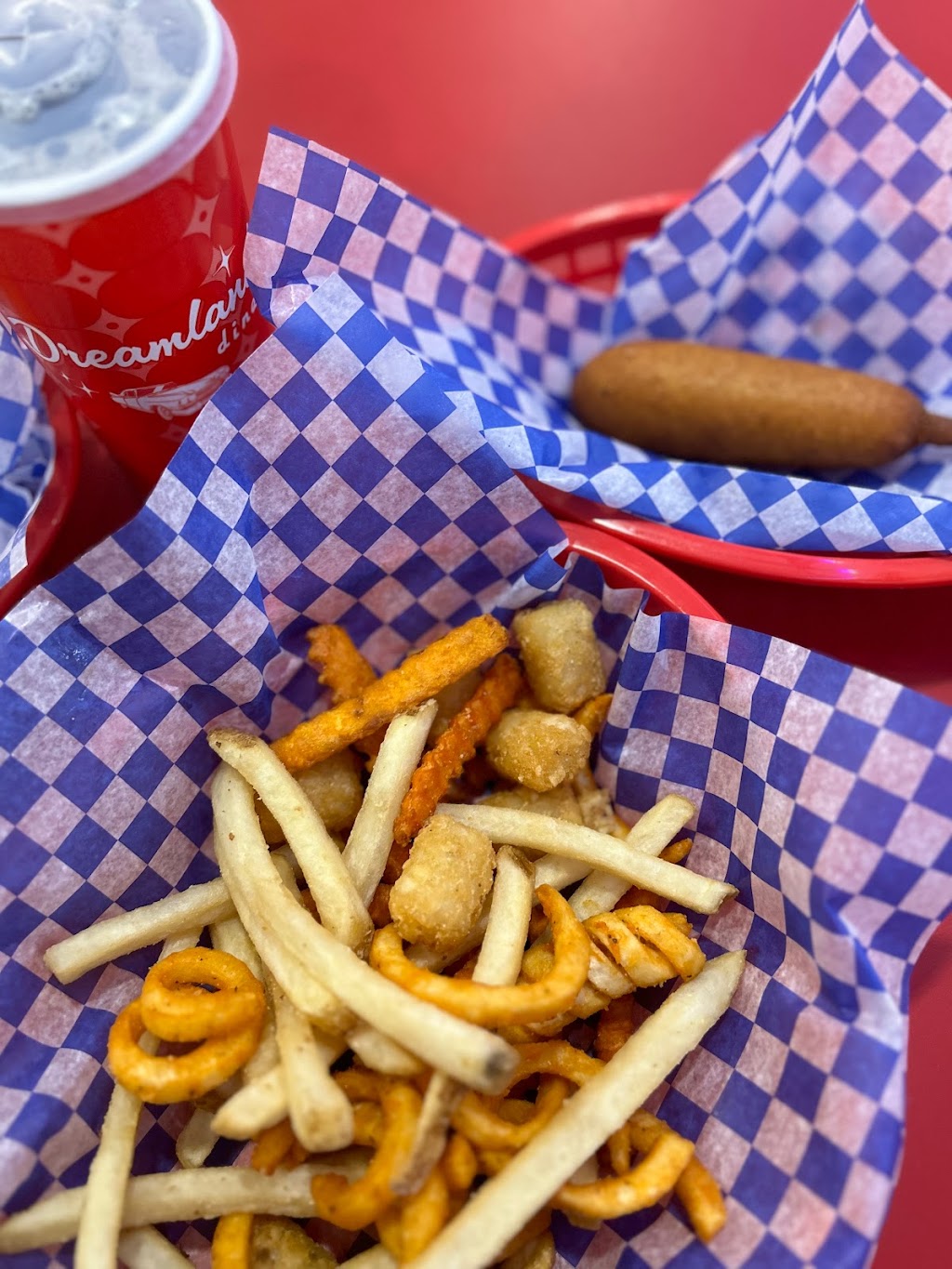 Dreamland Diner | 2615 Portage Ave, Winnipeg, MB R3J 0P7, Canada | Phone: (204) 504-6000
