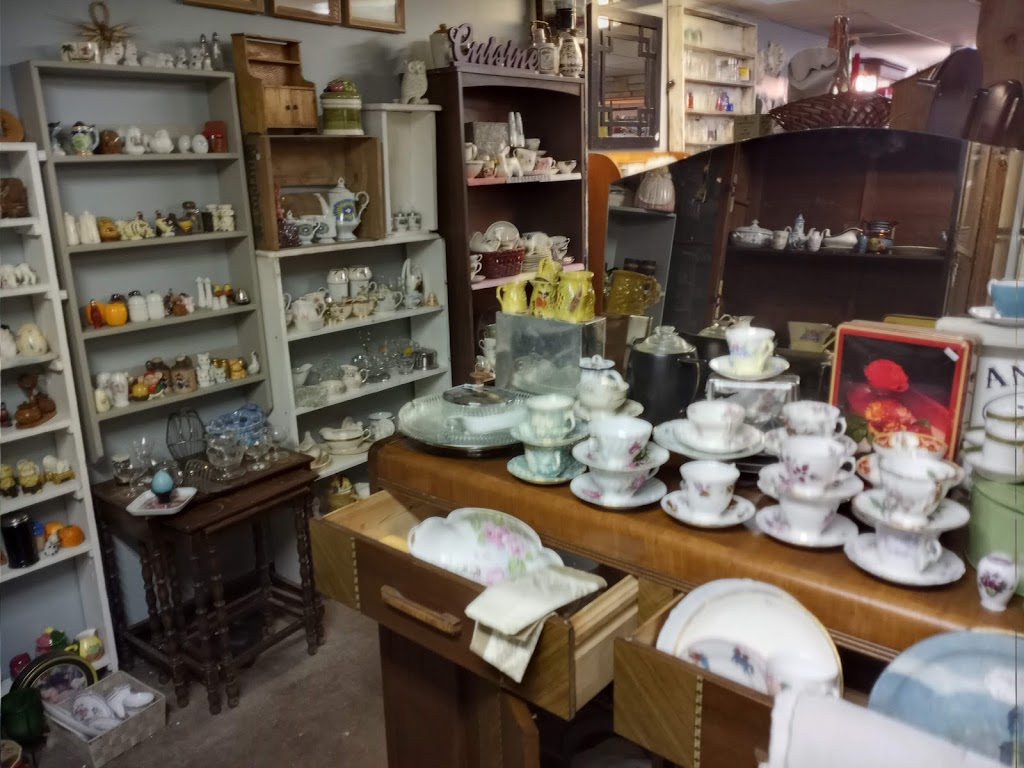 Treasures in the Wind | 1313 7th Ave, Invermere, BC V0A 1K0, Canada | Phone: (250) 341-5430