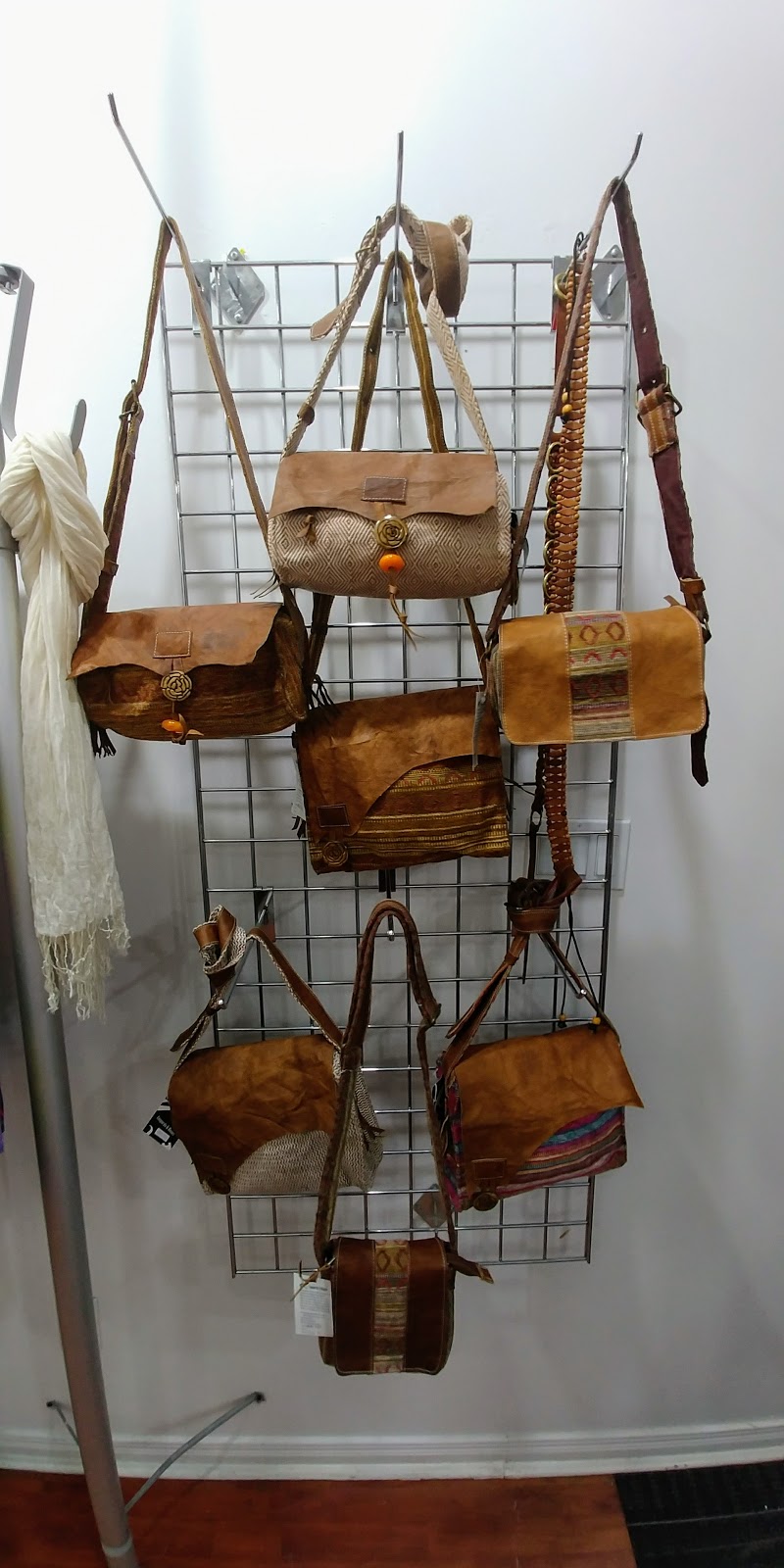 Boutique La Villa | 766 Danforth Ave, Toronto, ON M4J 1L5, Canada | Phone: (416) 406-3444