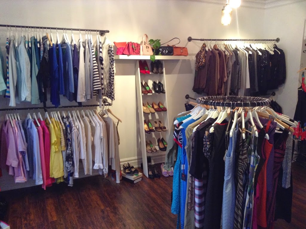 Green Apparel Clothing Company | 254 Brant Ave, Brantford, ON N3T 3J4, Canada | Phone: (226) 938-7467