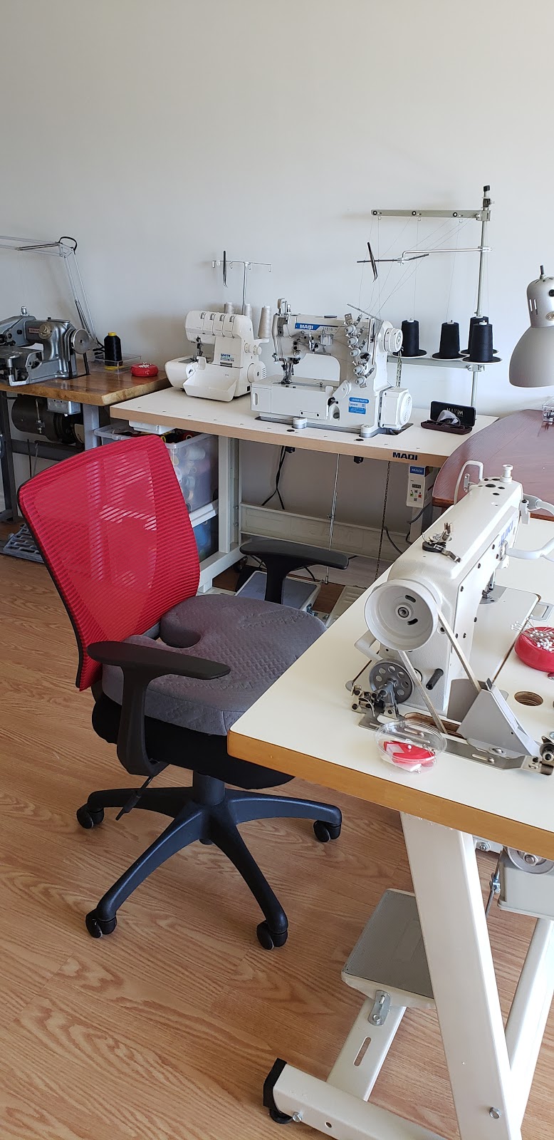 Emilys Alterations | 685 Perry Crescent, Oshawa, ON L1J 2E4, Canada | Phone: (289) 992-8819