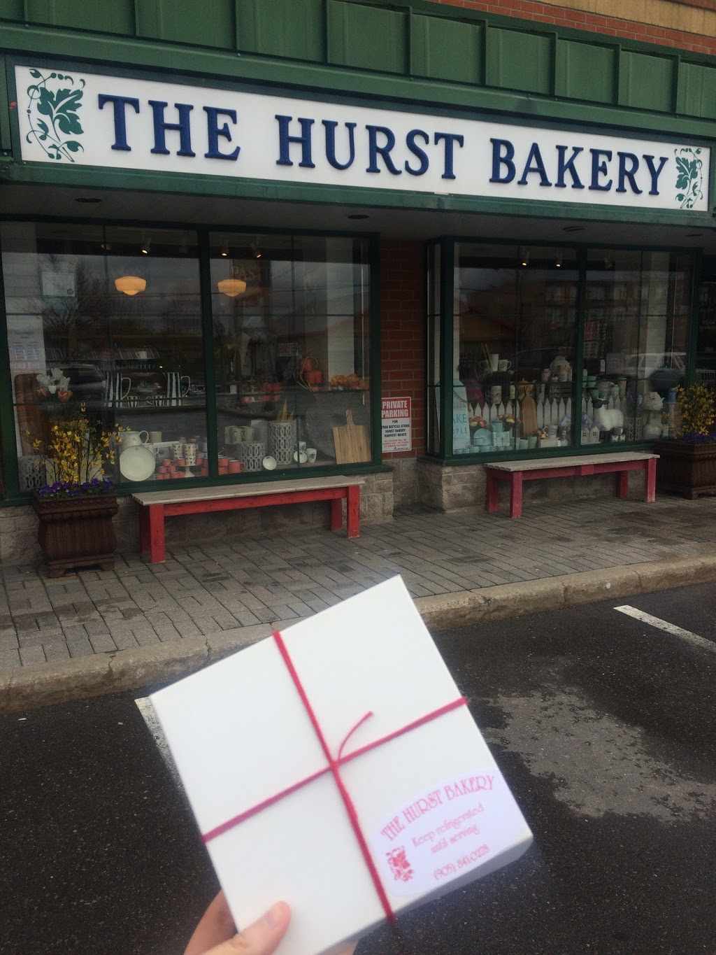 Hurst Bakery | 15543 Yonge St, Aurora, ON L4G 1P3, Canada | Phone: (905) 841-0278