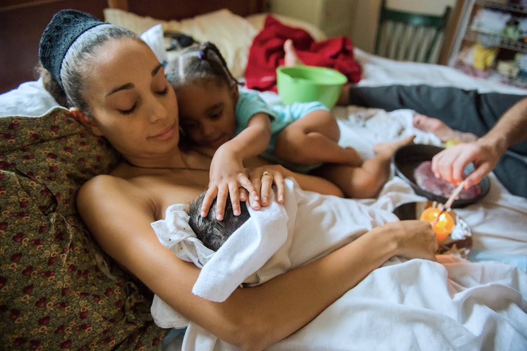 Lodestar Holistic - Doula Services & Prenatal Yoga | 1705 Fernwood Rd, Victoria, BC V8T 2Y3, Canada | Phone: (438) 402-4639