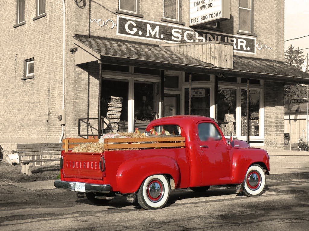 Schnurrs Grocery Store | 5168 Ament Line, Linwood, ON N0B 2A0, Canada | Phone: (519) 698-2370