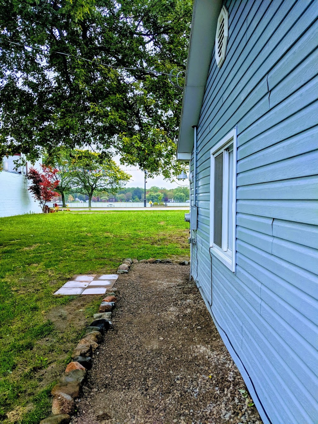 Algonac Vacation Rentals | 703 St Clair River Dr, Algonac, MI 48001, USA | Phone: (810) 580-1042