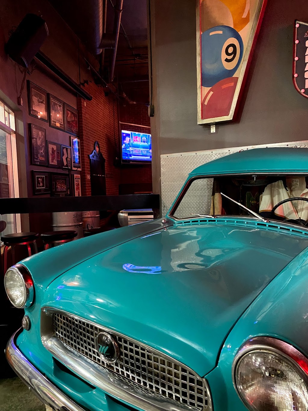 Garage Sports Bar | 200 Barclay Parade SW, Calgary, AB T2P 4R5, Canada | Phone: (403) 262-6762