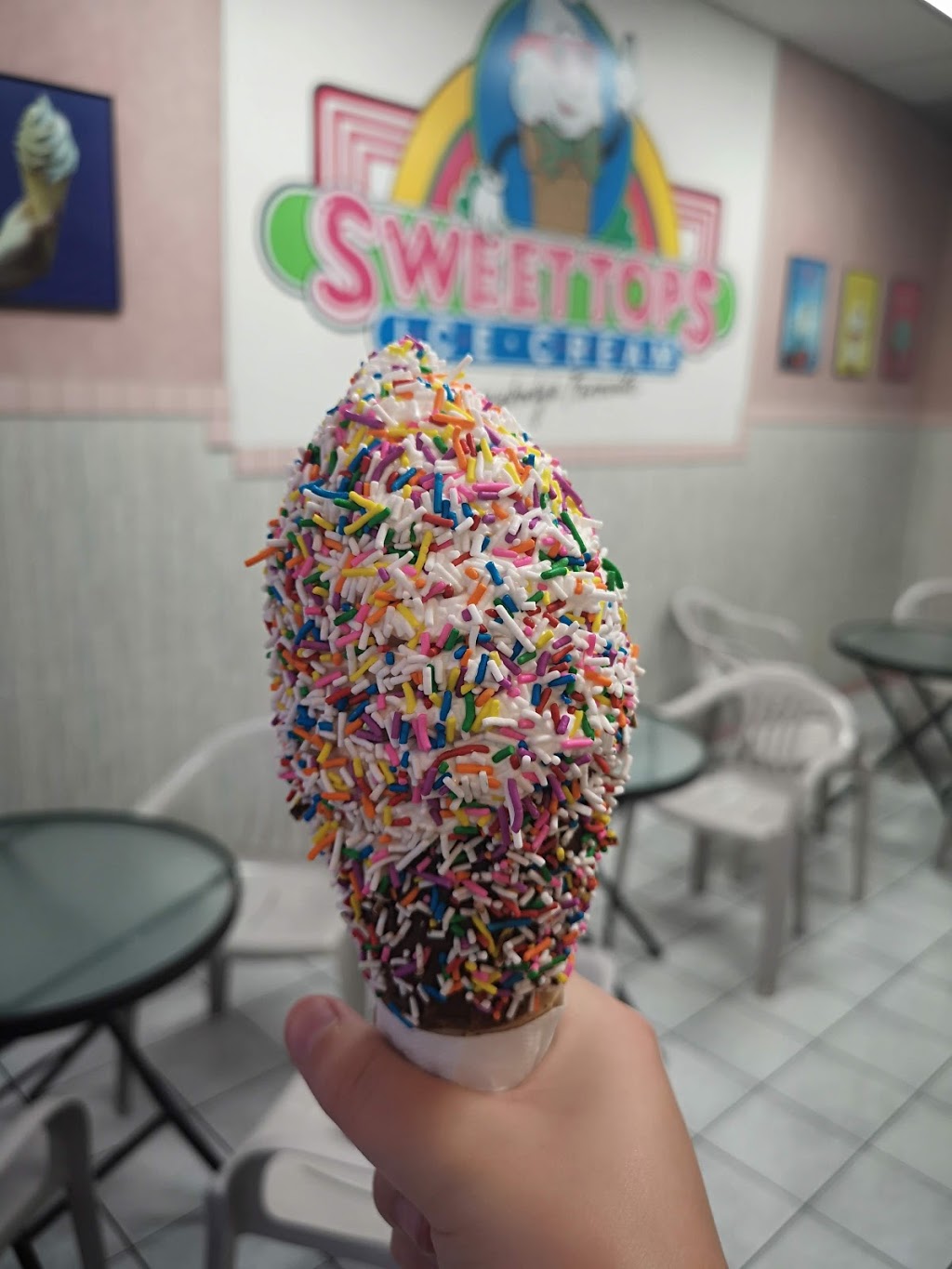 Sweet Tops Ice Cream | 949 Henderson Hwy, Winnipeg, MB R2K 2M3, Canada | Phone: (204) 668-1062