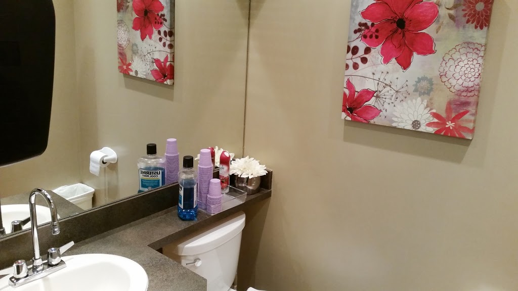 Brentwood Village Dental Clinic | 3630 Brentwood Rd NW #323, Calgary, AB T2L 1K8, Canada | Phone: (403) 210-5050