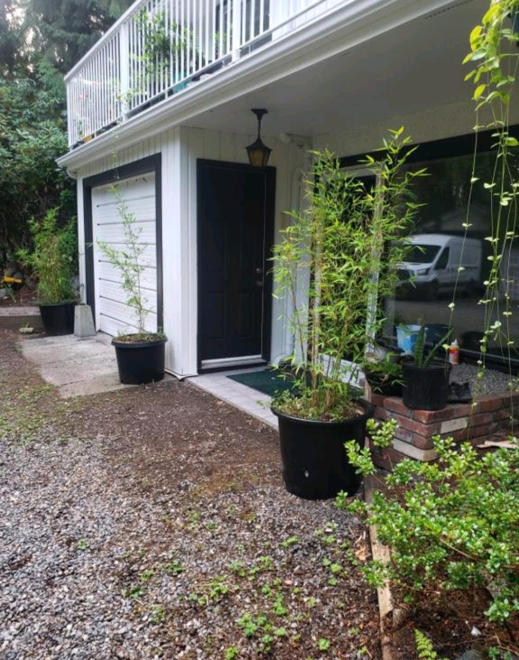 Dalat B&B | 16924 32 Ave, Surrey, BC V3S 0L5, Canada | Phone: (604) 700-7051