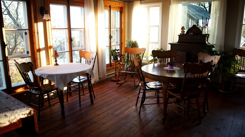 Auberge Le Petit Séjour | 394 Rue Pichette, Château-Richer, QC G0A 1N0, Canada | Phone: (418) 972-0919