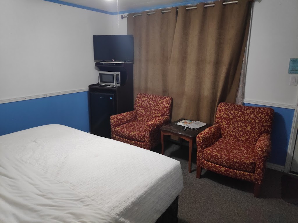 Manor Motel | 183 Palmerston St, Southampton, ON N0H 2L0, Canada | Phone: (519) 797-2216