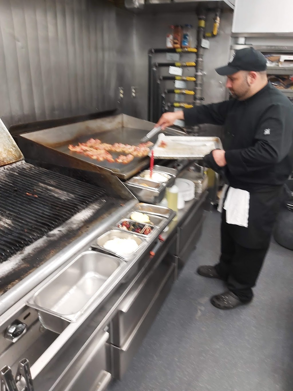 Junction 59 Roadhouse | 1615 Regent Ave W # 200, Winnipeg, MB R2C 5C6, Canada | Phone: (204) 654-3345