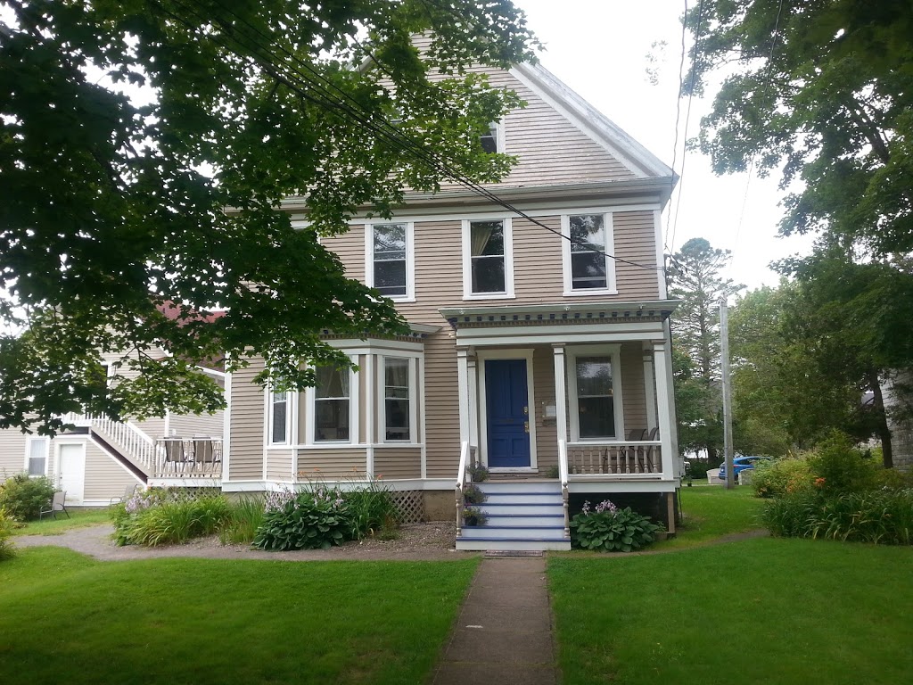 Tidal Watch Inn | 16 Beach St, St. Martins, NB E5R 1C7, Canada | Phone: (506) 833-4772