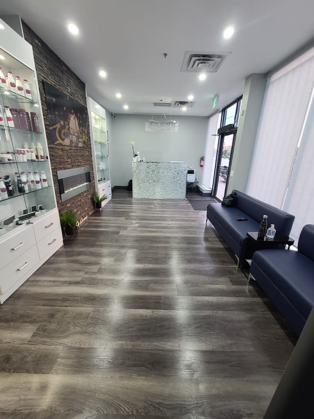 Cosmic Medspa | 255 Queen St E Unit #1A, Brampton, ON L6W 2B8, Canada | Phone: (905) 453-0011