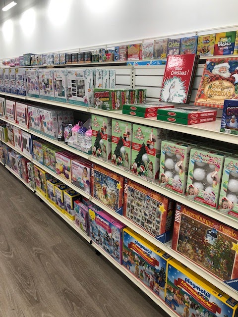 Scholars Choice Retail Store | 100 Trainyards Drive unit #30C, Ottawa, ON K1G 3S2, Canada | Phone: (613) 729-5665