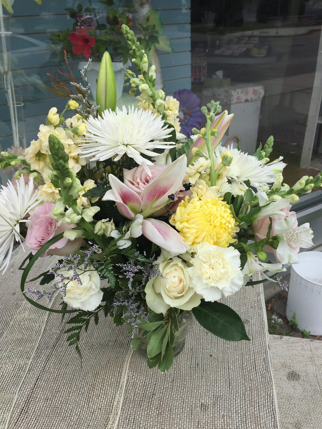 Silver Heights Florist | 211 Mt Royal Rd, Winnipeg, MB R3J 2N1, Canada | Phone: (204) 832-7398