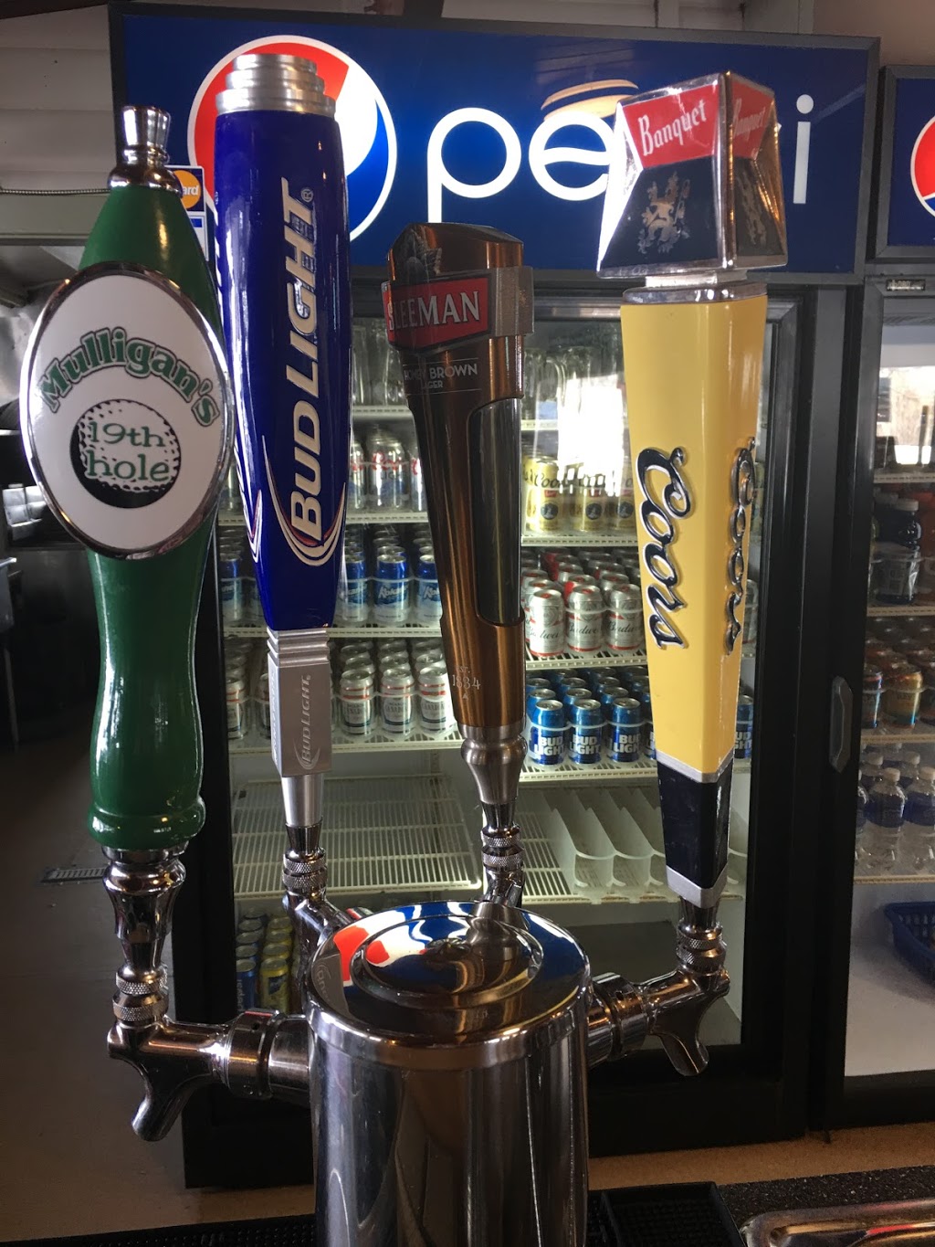 Mulliguns restaurant at nanton golf club | Secondary highway 533, Nanton, AB T0L 1R0, Canada | Phone: (403) 646-2050