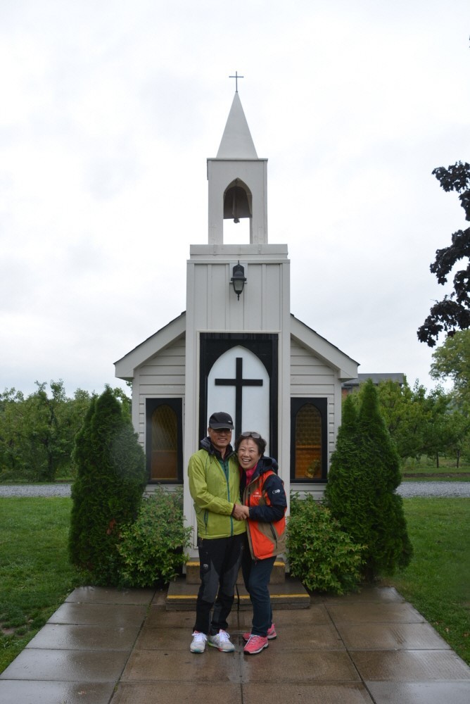 Living Water Wayside Chapel | 15796 Niagara Pkwy, Niagara-on-the-Lake, ON L0S 1J0, Canada